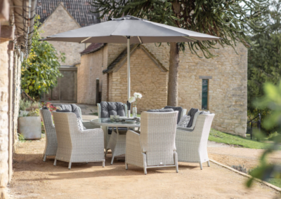 Bramblecrest Chedworth 6 Seat Elliptical Dining Set
