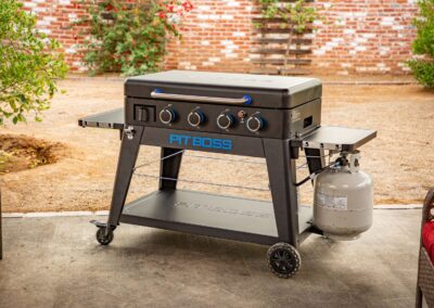 Pit Boss 4-Burner Ultimate Lift-Off Plancha